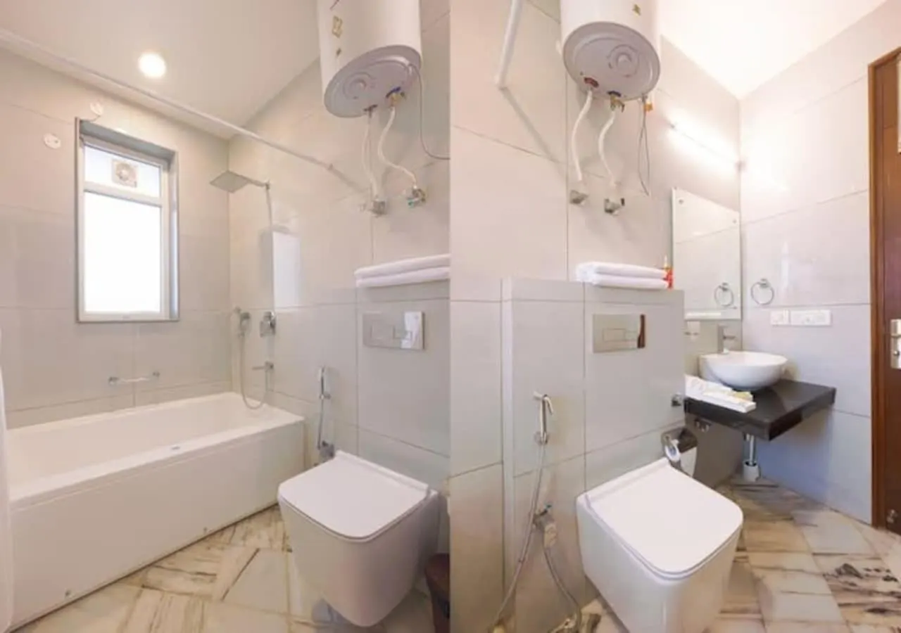 City Oasis W Bathtub N Balcony Γκουργκάον